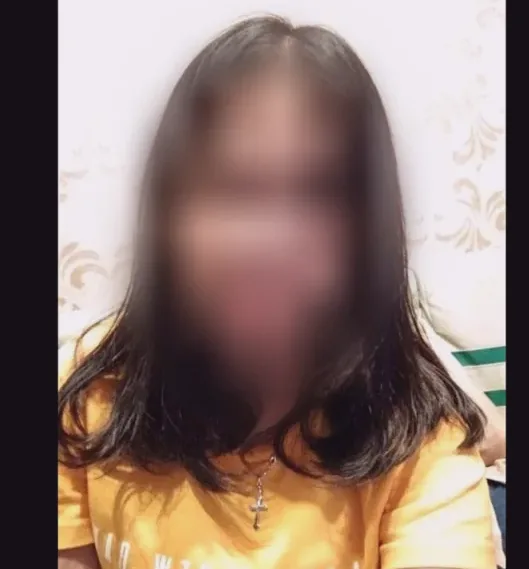 Angela, 27