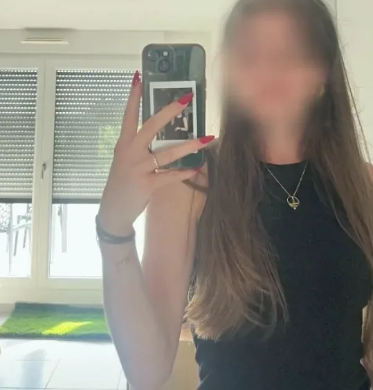 Aya, 27