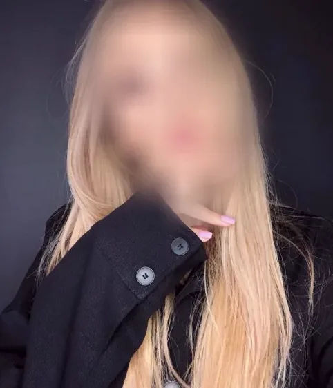 Aya, 24