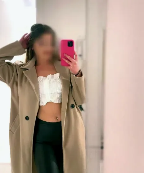 Cindy, 19