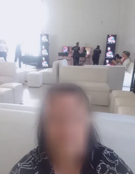 Demi, 36