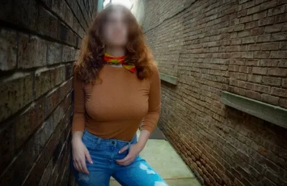 Laura, 32