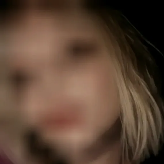 Manon, 19