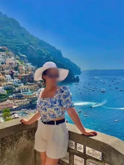 Olivia, 20