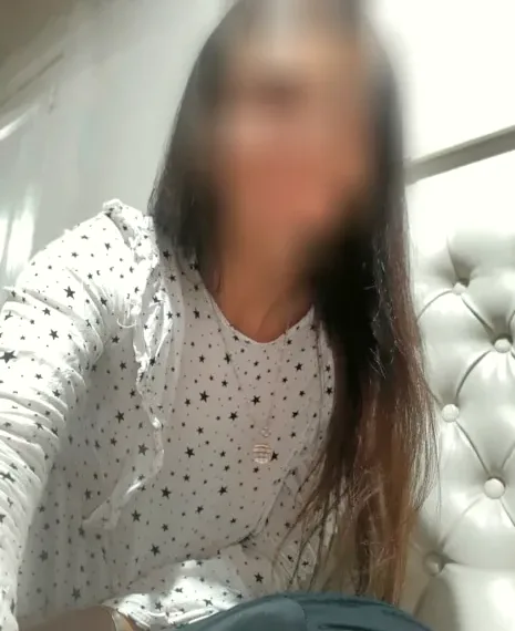 Shania, 26
