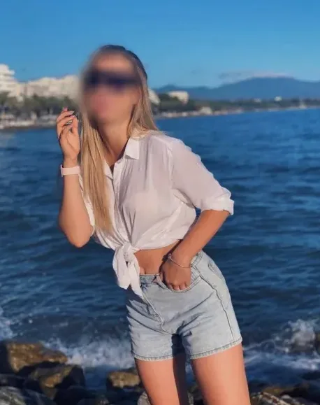 Sophie, 36