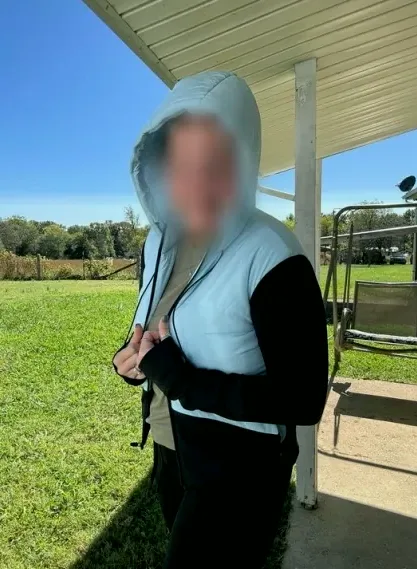 Suzanne, 40